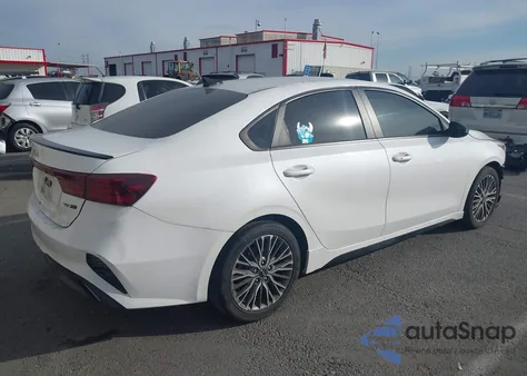 2022 Kia Forte Gt-Line z USA, uszkodzony, nr VIN 3KPF54AD4NE436997